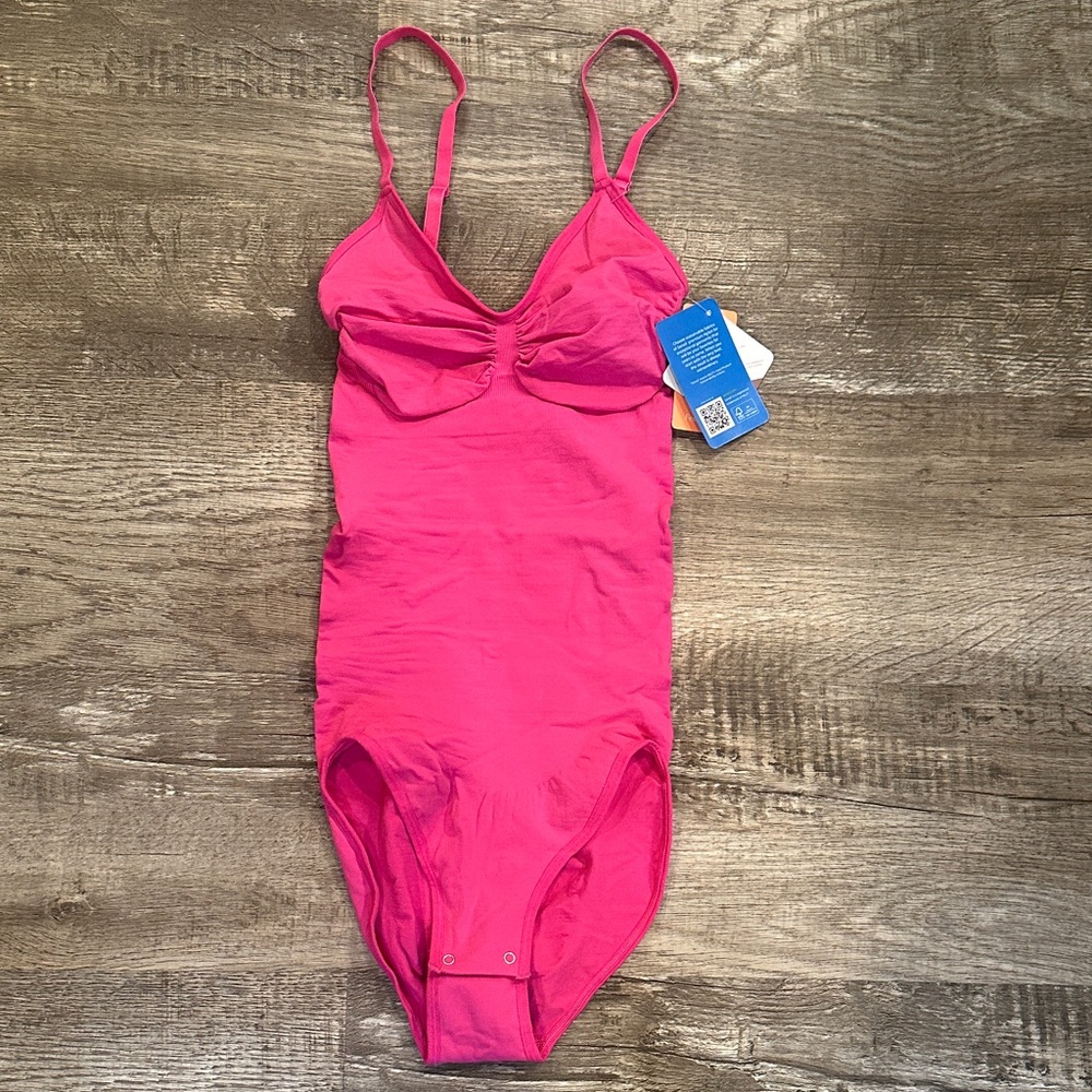 Women's M/L Feelin Girl Hot Pink Bodysuit